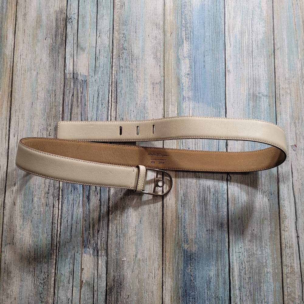 Salvatore Ferragamo Belt. - Picture 2 of 7